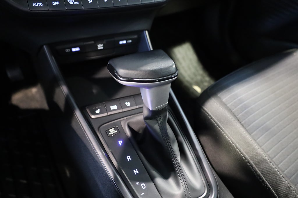 Hyundai i20 1,0 T-GDI 100hk 7DCT MHEV Essential Kamera Leasbar