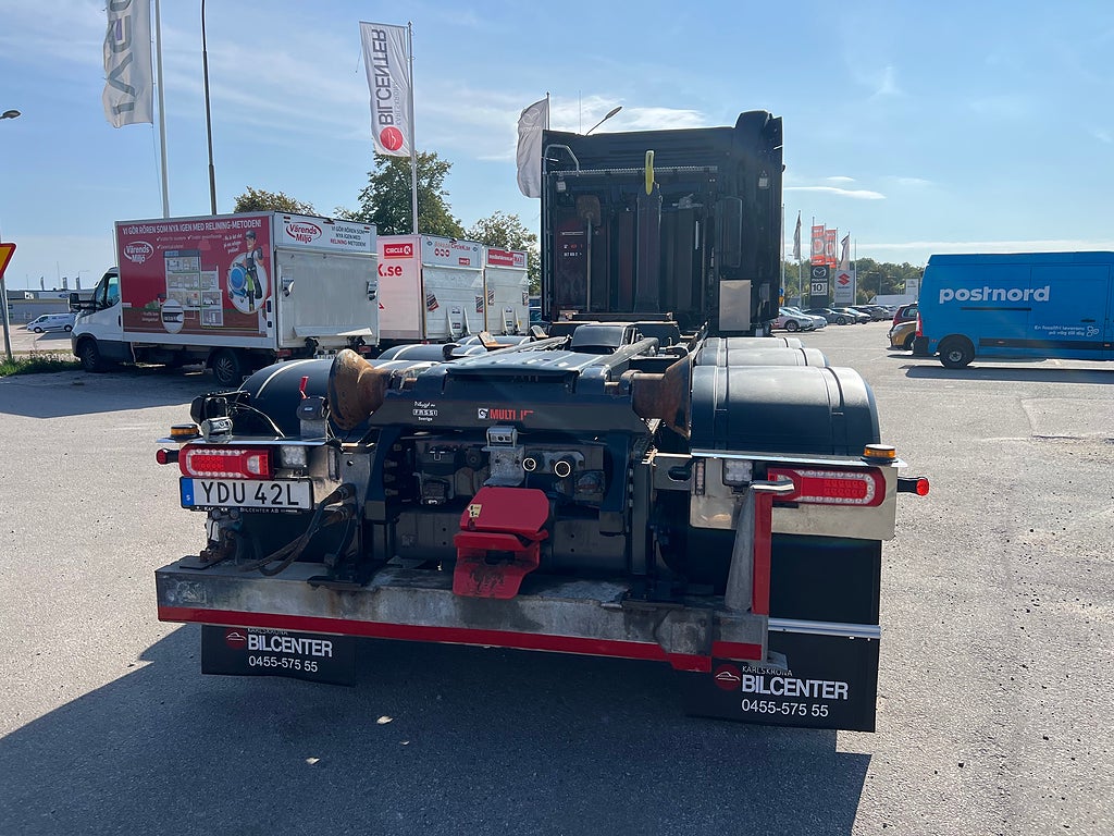 Mercedes-Benz Arocs 3251 Tridem Lastväxlare, Fullt Plogutrustad