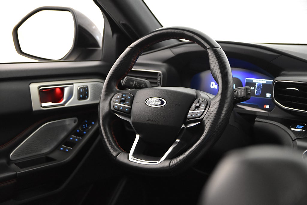 Ford Explorer 2020 - miniatyr 17