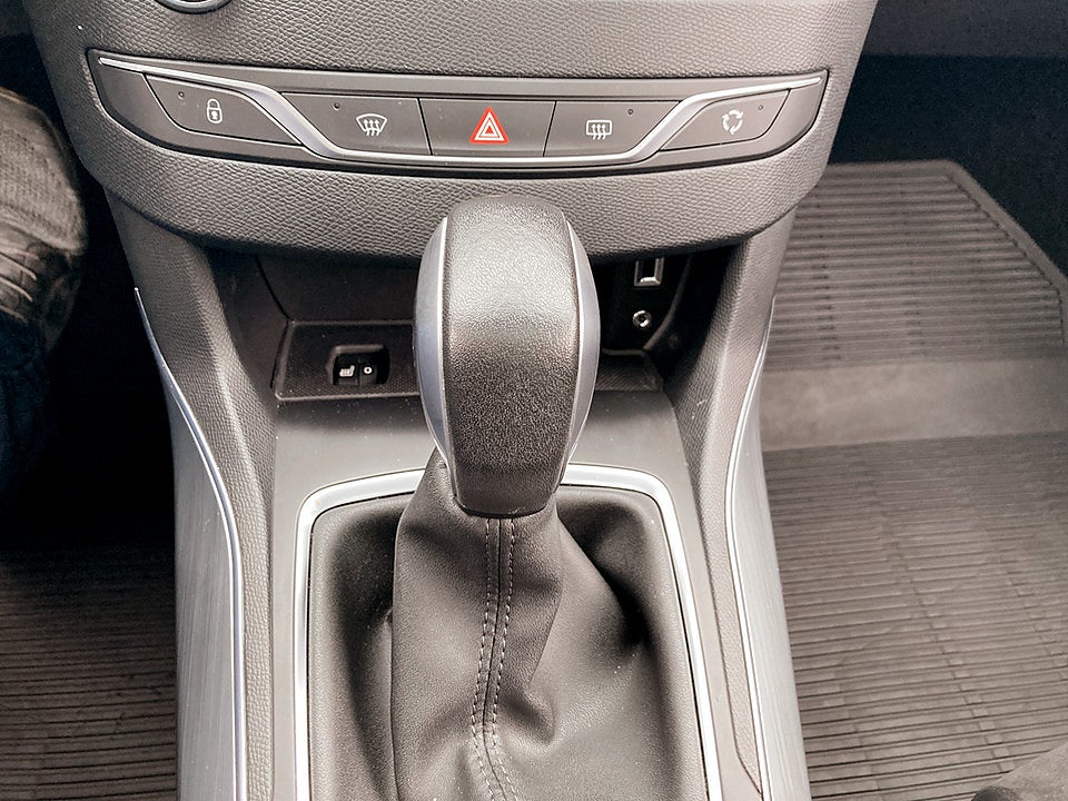 Bild på Peugeot 308 sw Allure 2.0 BHDi 150hk Aut PANO DRAG