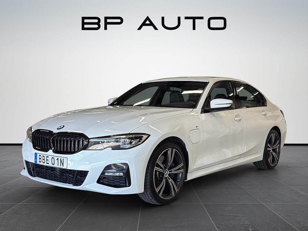 BMW 330e Sedan Steptronic M Sport 292hk Cockpit Ambient Navi