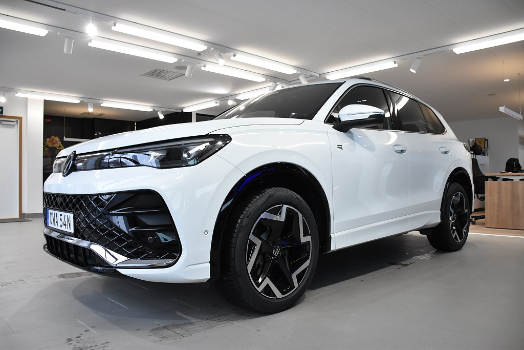Volkswagen Tiguan Nya 2.0 TDI 4M R-Line Dragkrok P-värmare 