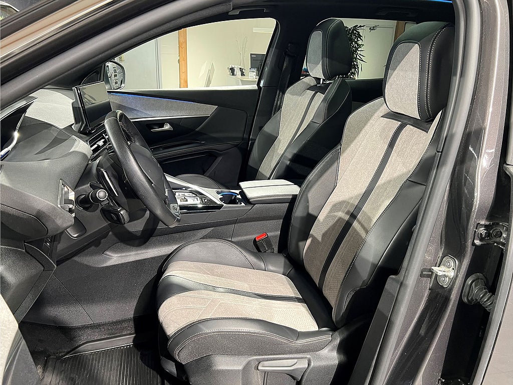 Bild på Peugeot 3008 GT Hybrid4 300hk Aut 4WD - PANO, NAVI, CARPLAY