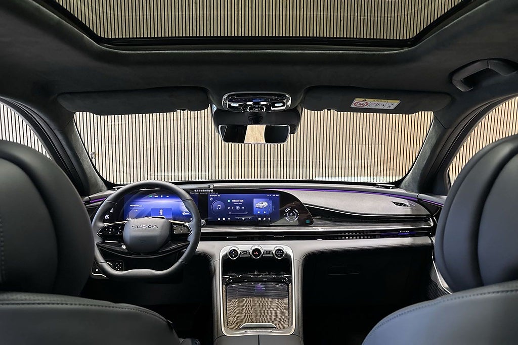 Omoda 9 1.5T + 34.46 kWh PHEV AWD Pano Elstol 360 BLIS Sony HUD
