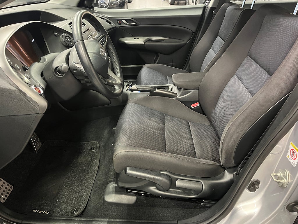 Honda Civic 5-d 1.8 i-VTEC 140hk Automat Sport / S+V / LED-ramp thumbnail