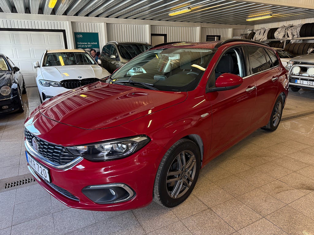 Fiat Tipo Kombi 1.4 120hk Lounge 2 ägare 7262mil Låg skatt V-hjul