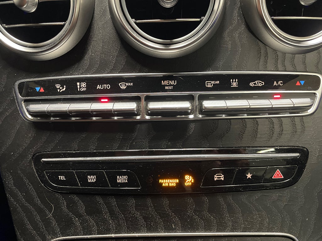 Mercedes-Benz GLC300 de 2021 - miniatyr 16