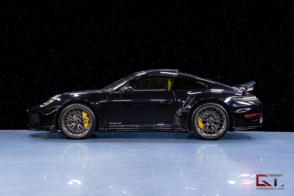 Porsche 911 992.2 Turbo S MOMS Burmester Lift Interiörpaket Glastak