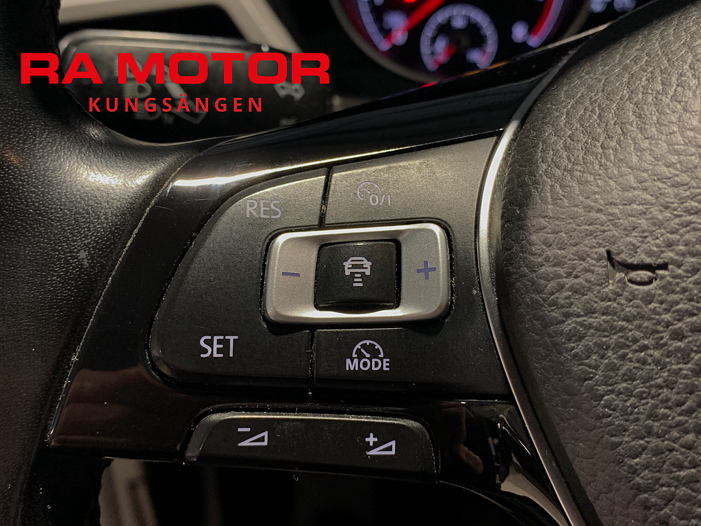 Volkswagen Touran 1.4 TSI, 150hk | Drag | Kamera | 7-sits | Värmare 2017