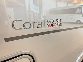 Husbil-halvintegrerad Adria Coral Supreme 670 SLT 5 av 38