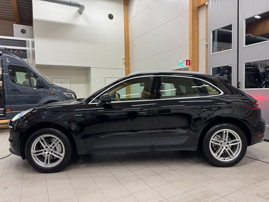 Porsche Macan S V6 Diesel (258hk) AWD, PDK, Drag - 2400kg!