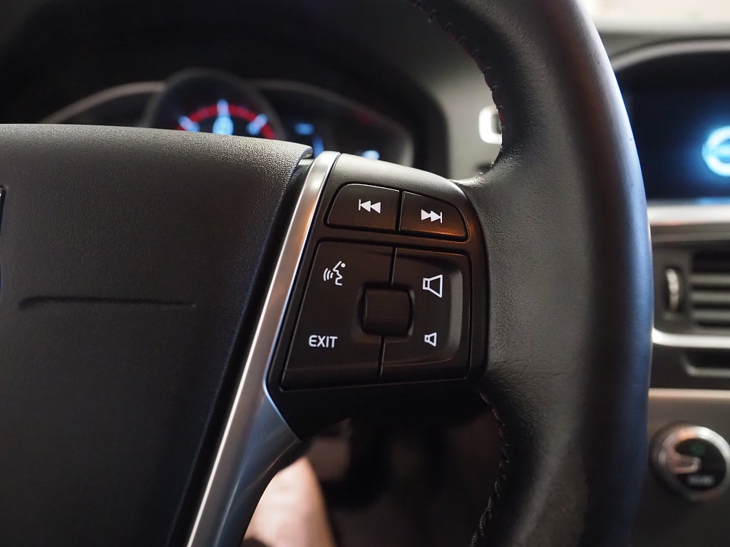 Volvo V60 D4 190hk Geartronic Momentum Business P-Sensorer D-Värm 2016