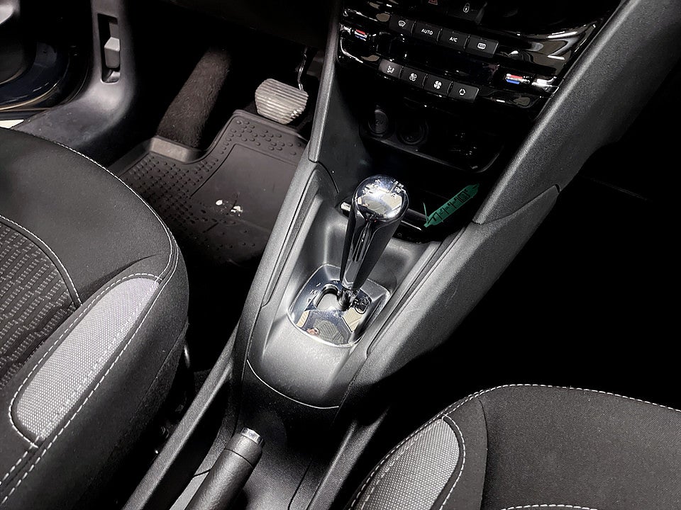 Bild på Peugeot 208 Style 1.2 PT 82hk Aut - PANO, P-SENSORER