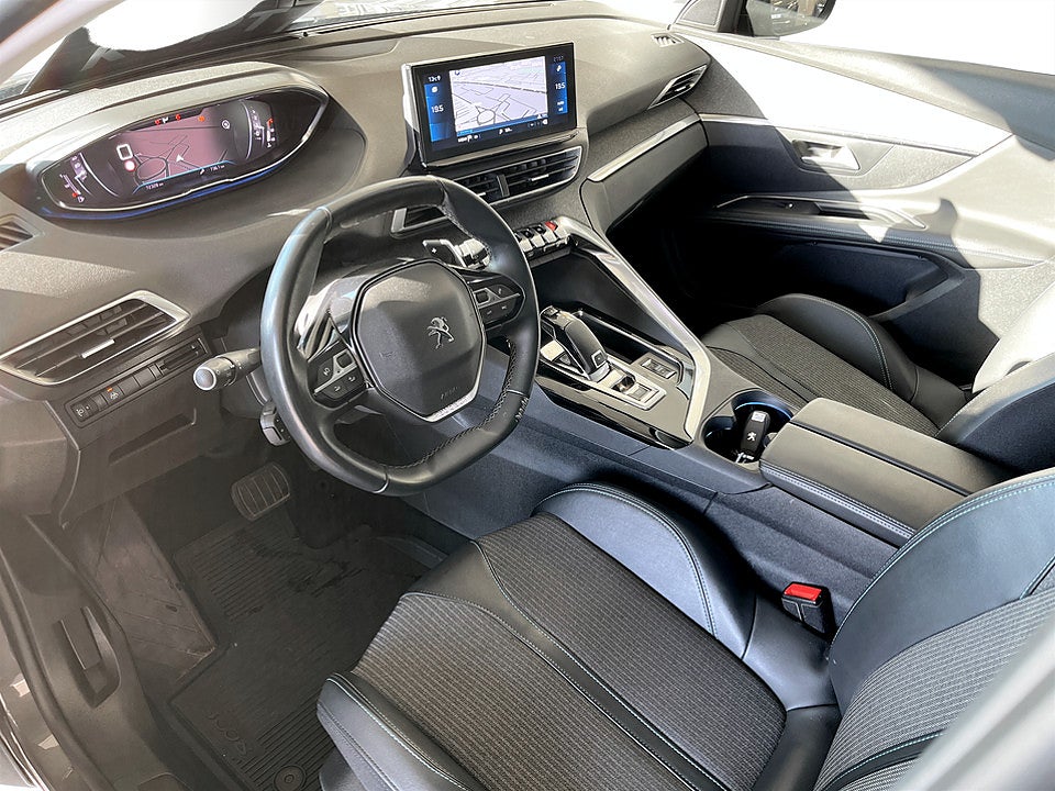 Bild på Peugeot 3008 Allure Pack 1.2 PT 130hk AUT - KAMPANJ 0% RÄNTA 36 MÅNADER