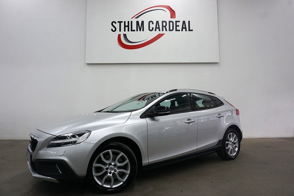 Volvo V40 Cross Country D3 Business Advanced Kamera, GPS, D.Krok, BLIS, VoC