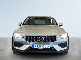 Volvo V60 Cross Country B4 AWD Geartronic Advanced NaviPro Edition S&V/Drag/VOC – bild 2