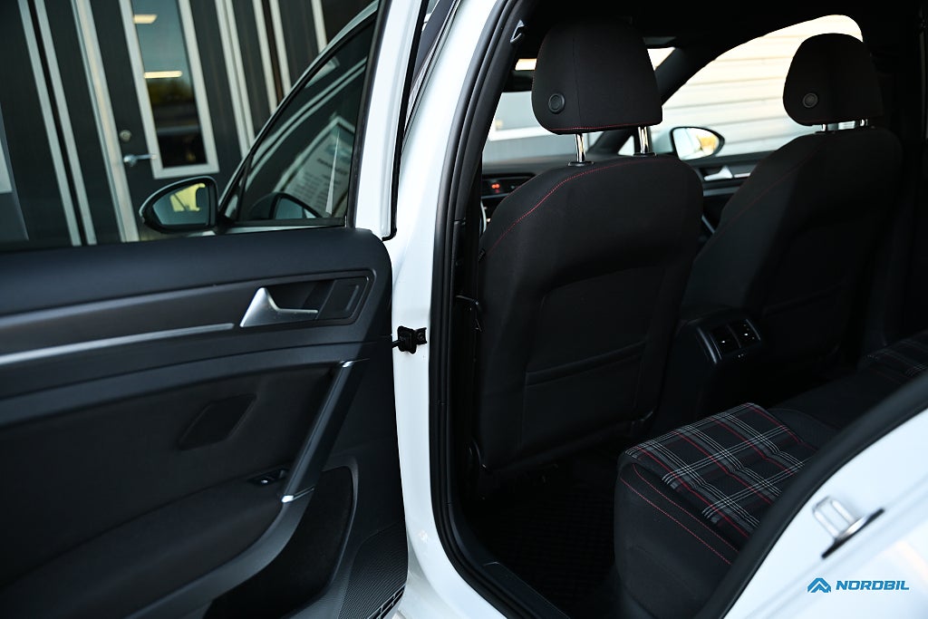 Volkswagen Golf I