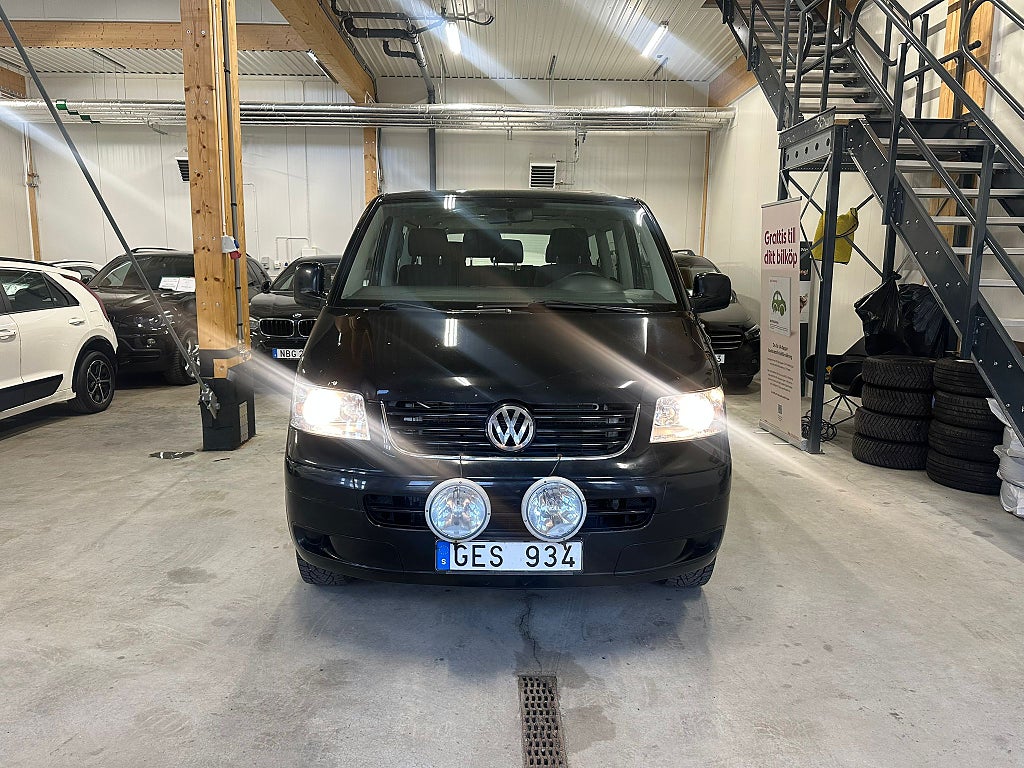 Volkswagen Caravelle 2.5TDI COMFORT 9-SITS LÅNG KLIMAT DRAG