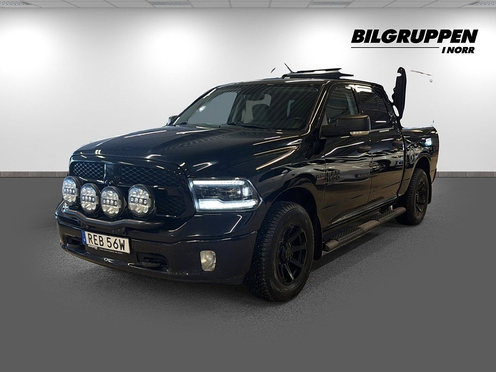 RAM 1500 Classic Crew Cab 5.7 V8 HEMI 4x4 (V-hjul, MOMS, Drag)