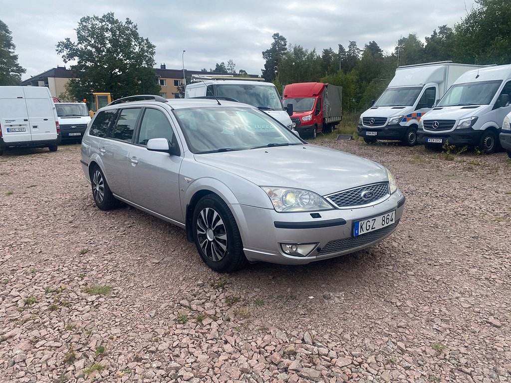 Ford Mondeo Kombi 2.5 V6 Durashift EST ny servad Automat 