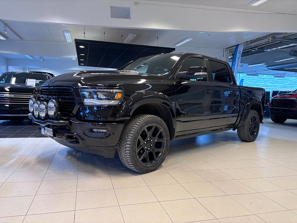 RAM 1500 Laramie Night 5.7 V8 HEMI *Mycket utrustning*