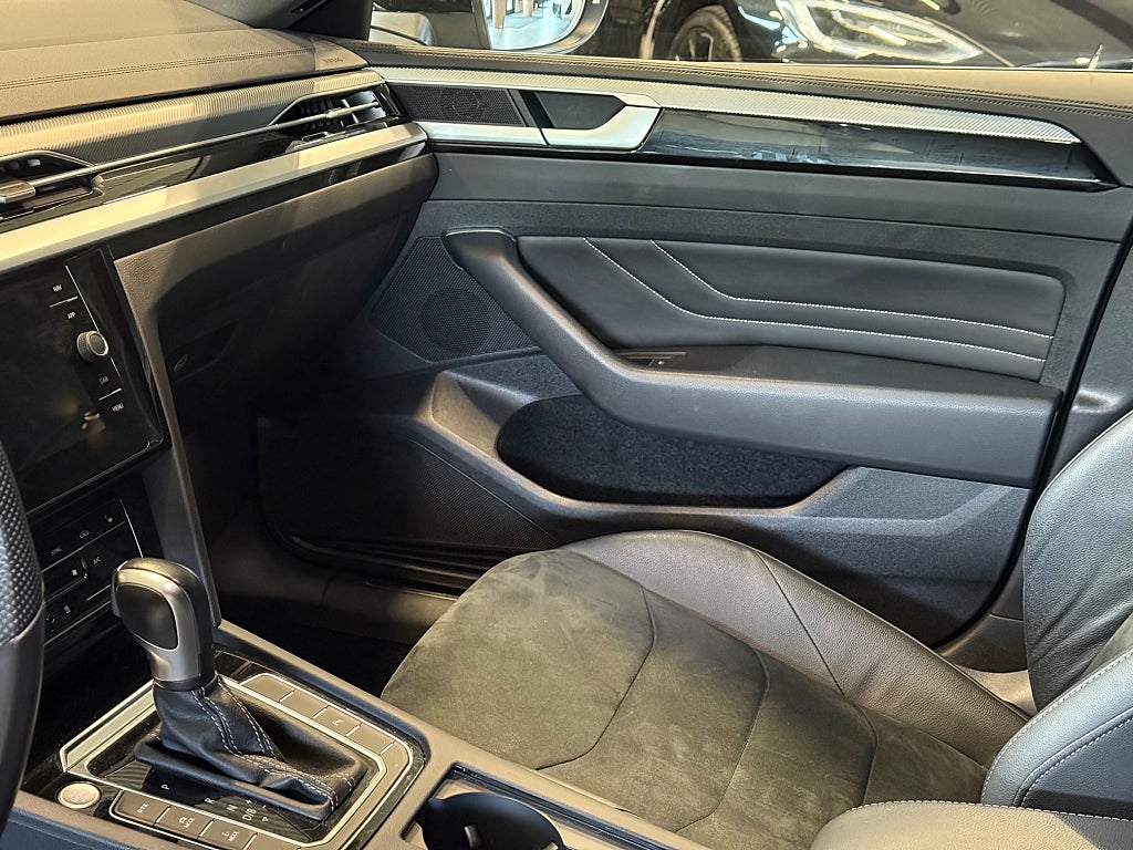 Volkswagen Arteon eHybrid Shooting Brake 1.4 TSI R-Line 19" Värmare Drag
