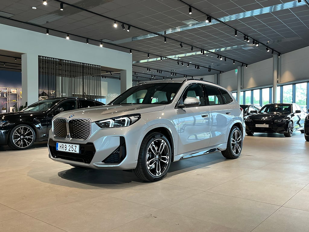 BMW X1 iX1 xDrive30 M Sport D/A Pro Harman Kardon Head-Up Drag