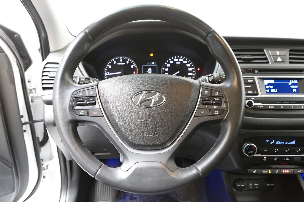 Hyundai i20 1,4 Premium 101hk 5D Panorama Kamera 2016