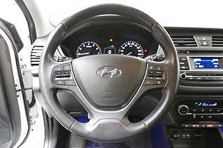 Halvkombi Hyundai i20 16 av 26