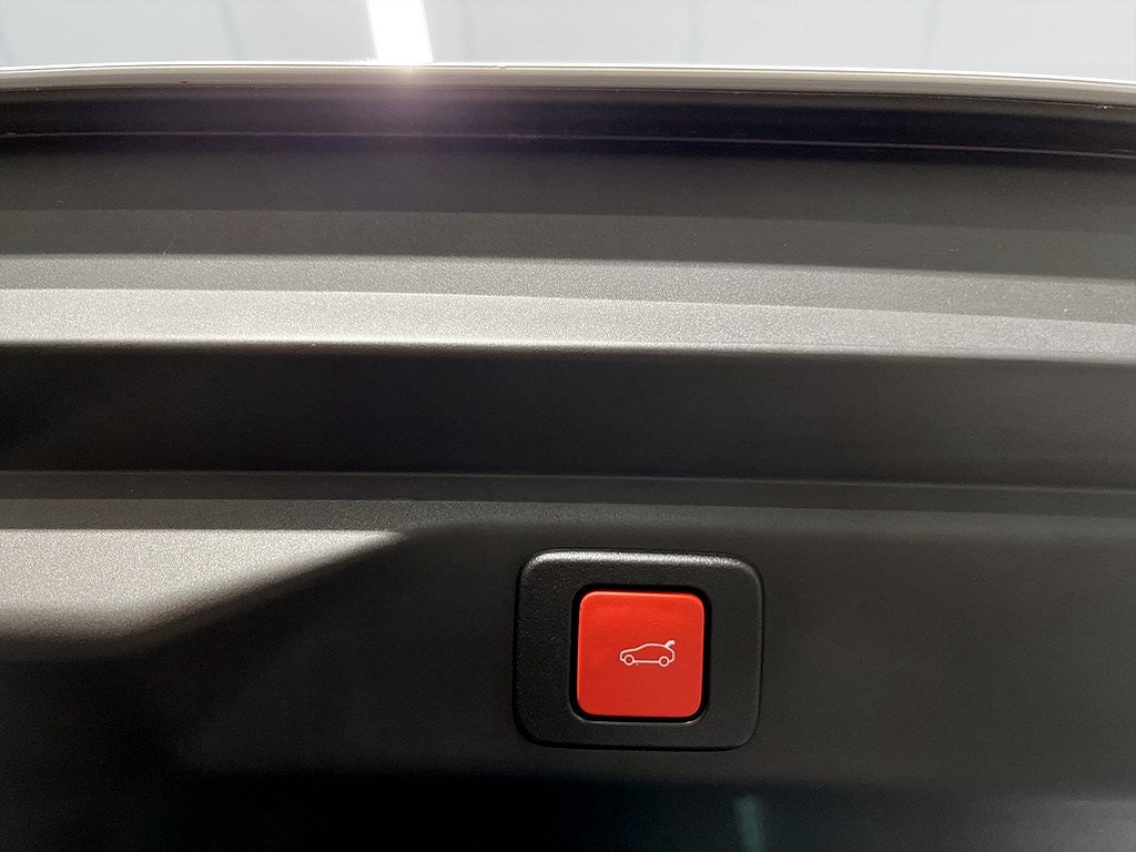 Bild på Peugeot E-3008 GT Ultimate 214hk Aut - B-KAMERA, CARPLAY,NAV