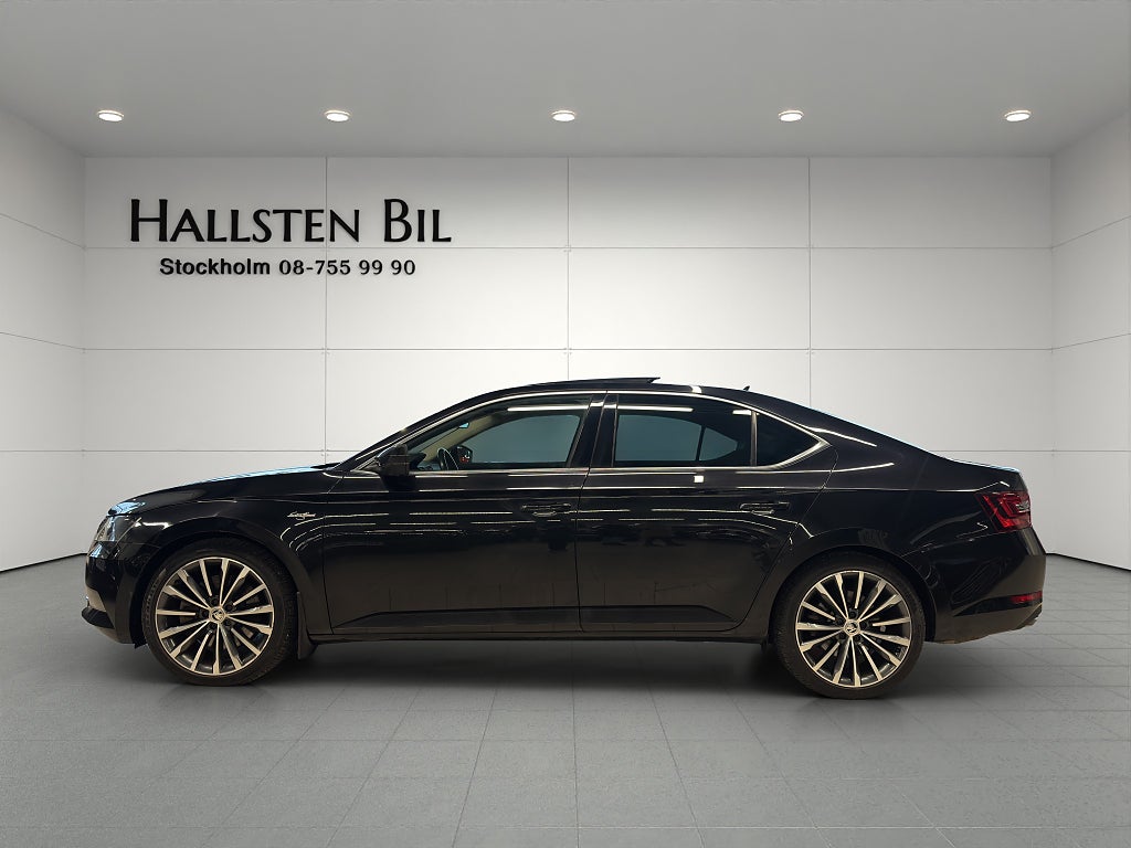 Skoda Superb 2.0 TSI 4x4 L&K Aut Panorama Värmare Drag Svensksåld