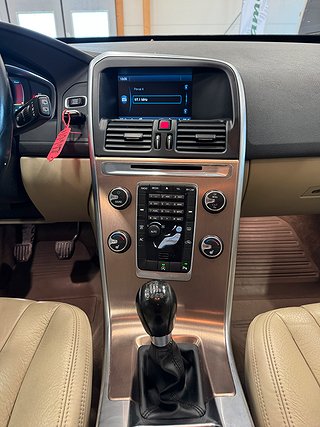SUV Volvo XC60 9 av 12