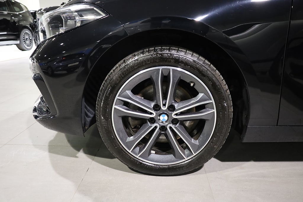 BMW 118I Sport line Navi PDC CarPlay Leasbar 2022