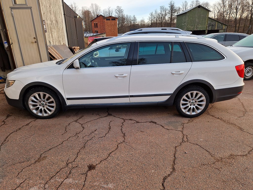 Skoda Superb Alldrive Kombi 2.0 TDI 4x4 Elegance Euro 5