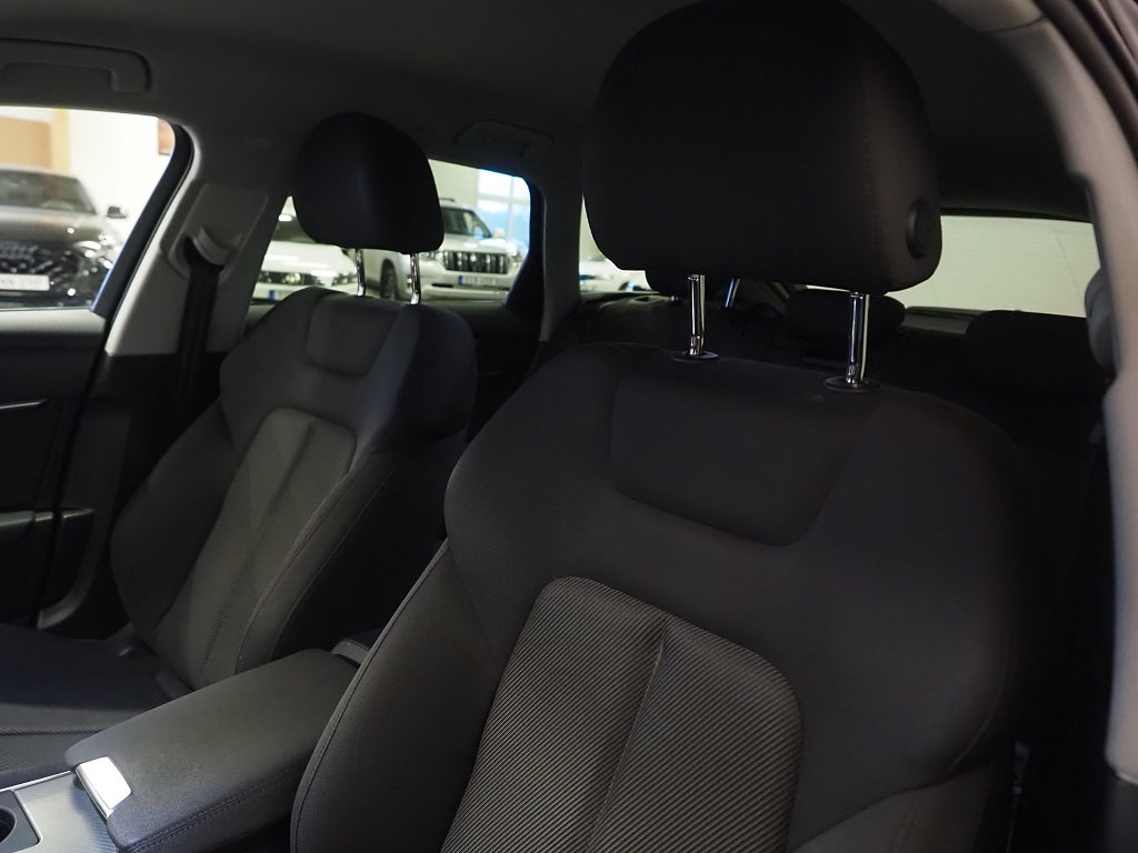 Audi A6 Avant 45 TFSI quattro TFSI MHEV 245hk Navi Värmare Drag