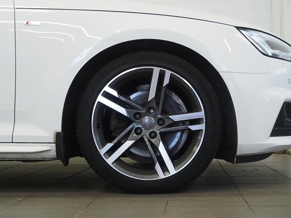 Audi A4 Avant 2.0 TFSI MHEV S Tronic S-Line Kamera Drag P-Värm 2018