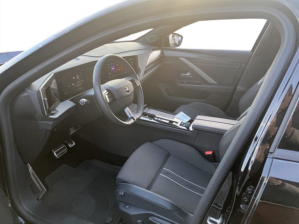 Bild på Opel Astra ST GS 1.2 PT 130hk Aut - B-KAMERA, EN ÄGARE