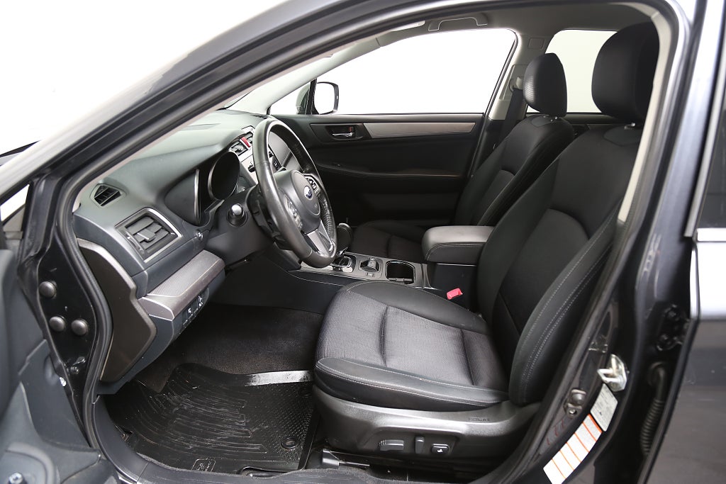Subaru Outback 2,5i 175hk Base AWD Aut Motorv Dragkrok 2017