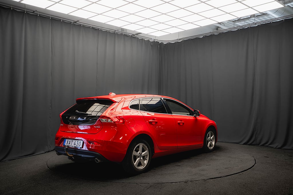 Volvo V40 D4 D-VÄRMARE DRAG P-SENSORER AUDIO-HIGH 190hk