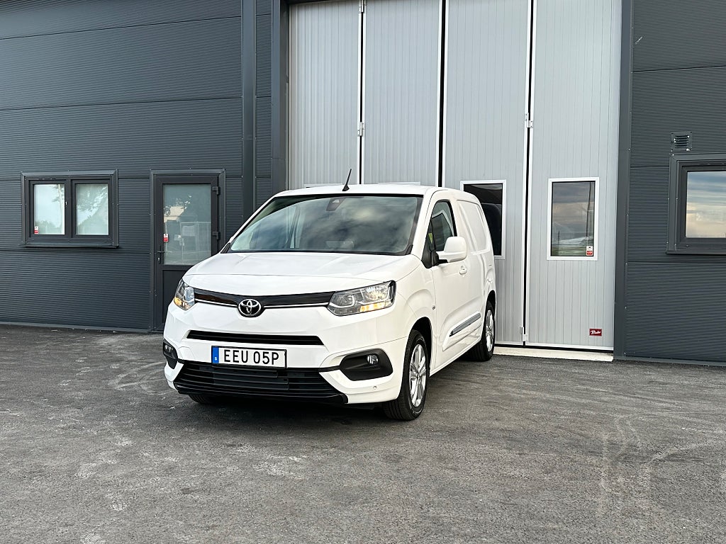 Toyota ProAce City 1.5D 130hk, inredning, Navi, PDC, B-kamera,1 Ägare