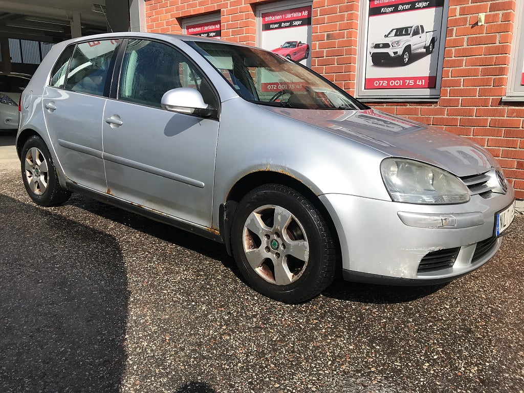 Volkswagen Golf 5-dörrar 1.6 Trendline Euro 4 obesiktad p,g .a brister 
