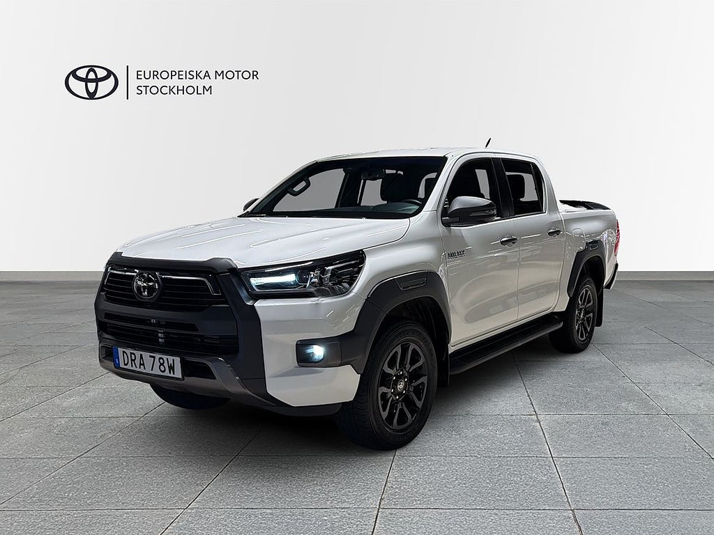 Toyota Hilux 2.8 AWD INVINCIBLE D-CAB V-Hjul/Veckans Klipp!