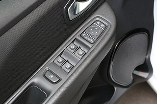 Halvkombi Renault Clio 11 av 26