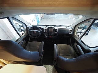 Husbil-halvintegrerad Sunlight T60 7 av 17