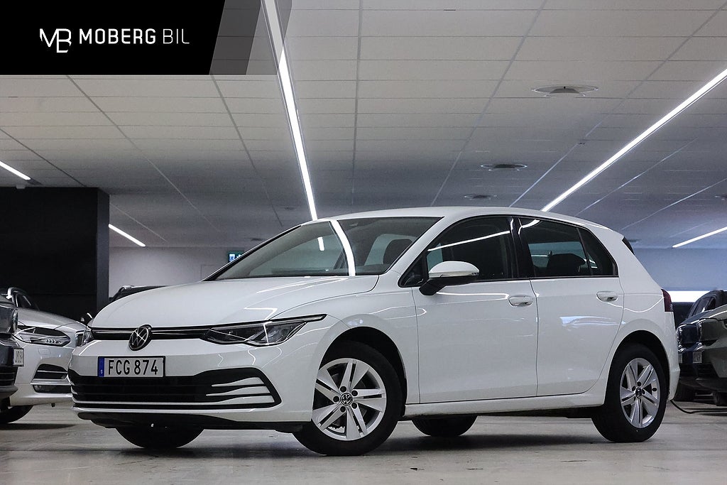 Volkswagen Golf 1.0 TSI 110hk Helg på Moberg! Base Navi CarPlay PDC