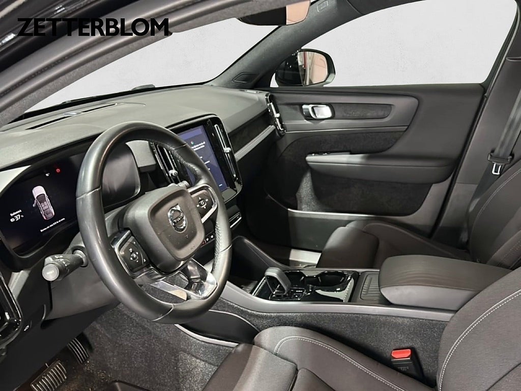 SUV Volvo C40 8 av 15