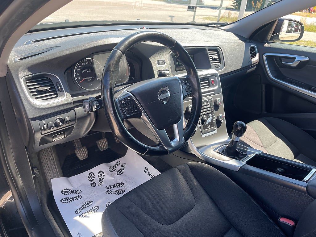 Volvo V60 DRIVe Momentum Dragkrok