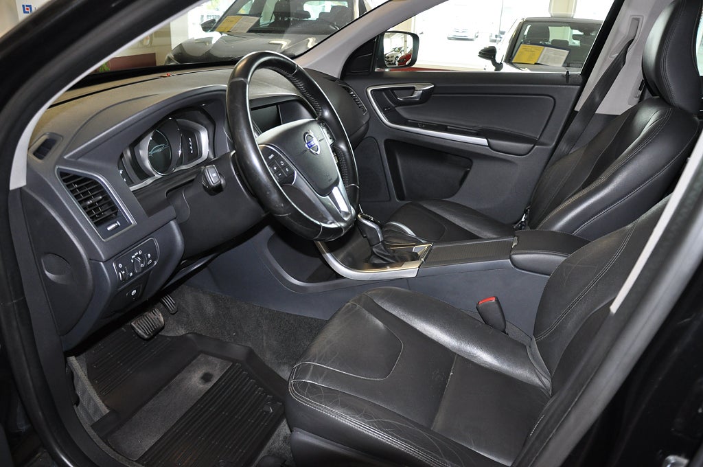 Volvo XC60 2015 - miniatyr 13