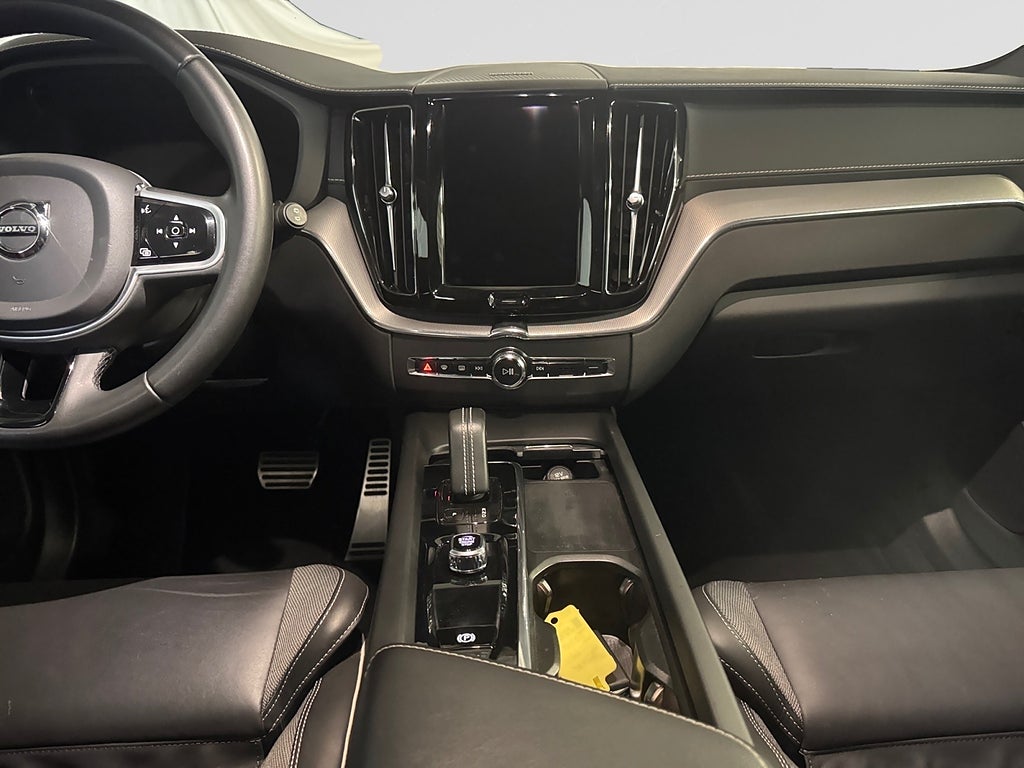Volvo XC60 Recharge T8 AWD R-Design Adap-fart Drag Navi H/K Pano bild 13