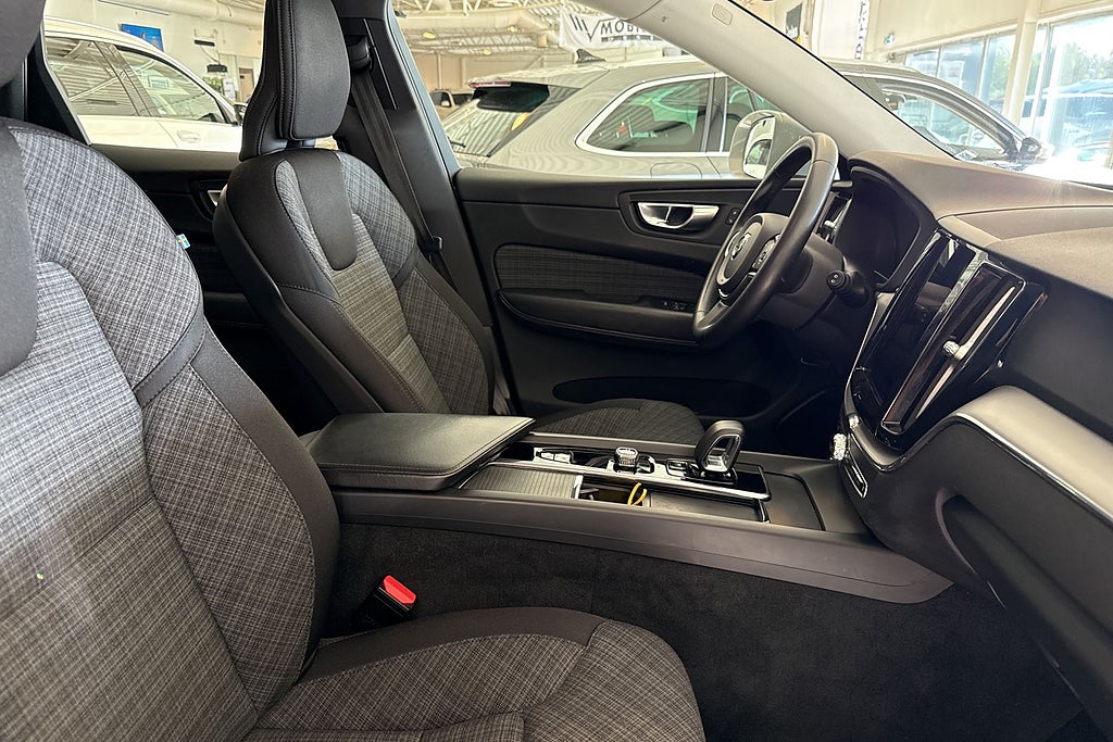 Volvo XC60 Recharge T6 AWD Aut Core Edition V-hjul Pano Kamera Nav miniatyr 7